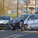Vrachtwagen botst achterop auto Dierensteinweg, tegenligger botst frontaal op personenauto