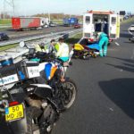 Motorrijder ernstig gewond bij ongeval op A29, snelweg uren lang afgesloten
