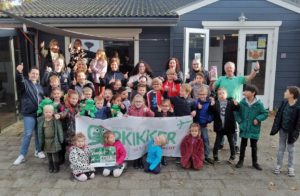 BSO Villa Oranje bakt koekjes voor zieke kinderen: € 657 opgehaald voor goede doel