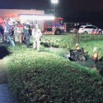 10-jarig kind omgekomen bij verkeersongeval aan de Lorentzweg, auto op zijn kop in de sloot