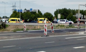 Twee gewonden bij steekincident op afrit A15, 37-jarige Rotterdammer aangehouden