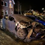 Politie onderzoekt brandstichting elektrische auto aan de Gebroken Meeldijk