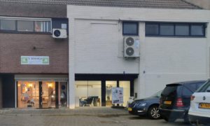 Nieuw op de Middenbaan: Kliniek voor cosmetische ingrepen Refined Aesthetics en een kapper