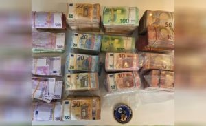 Speurhond vindt tas met €700.000 in woning aan het Ketelmeer, man (43) aangehouden