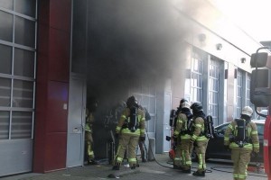 Brand in bedrijfspand aan de Zwolseweg in Barendrecht