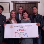 Gift voor Stichting PiPa en Zorgnijverij van Rotary Club Rhoon-Barendrecht