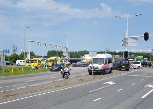 Veel vertraging door groot ongeval op kruispunt Dierensteinweg