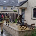 Deur geforceerd vanwege brandalarm in woning aan de Sandelhout in Barendrecht