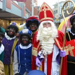 Sinterklaas met Zwarte Pieten op de Middenbaan, Centrum Barendrecht