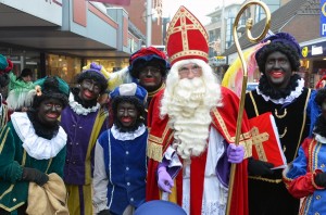 Sinterklaas met Zwarte Pieten op de Middenbaan, Centrum Barendrecht