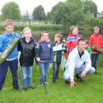 Viswedstrijd voor de jeugd bij het Wilgeneiland, wijk Molenvliet in Barendrecht