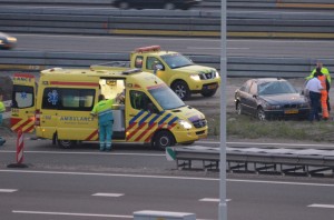 Auto ongeluk op de A15 bij het Vaanplein in Barendrecht
