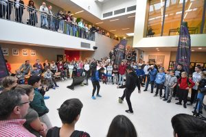 Spectaculaire kick-off van Futsal Fissa Challenge bij het Edudelta College