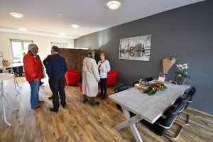 Nieuw kantoor Huijgen Makelaardij geopend op de Middenbaan