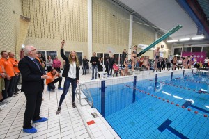Zwemestafette Hulpverleners te Water zamelt €4.700 in voor Roparun