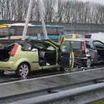 Aanrijding met letsel met 2 auto's op de A29 bij Barendrecht