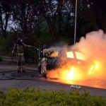 Auto volledig uitgebrand na brandstichting op parkeerplaats sportpark de Bongerd in Barendrecht