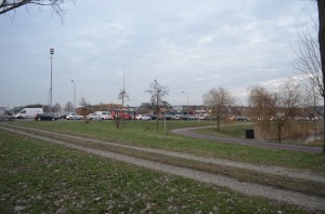 Auto's botsen op de GROEN-rotonde bij de Carnisserbaan/Kilweg in Barendrecht