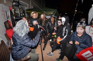 Foto's: Halloween Trick-or-treats door heel Barendrecht