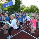 327 kinderen over de finish van Scholenkampioenschappen bij CAV Energie in Barendrecht