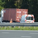 Harde knal veroorzaakt door klapband vrachtwagen op de A29 bij Barendrecht