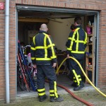 Brandweer pompt kelder leeg aan de Meerdewesingel in Barendrecht