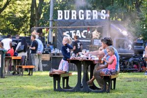Foodtruck festival Picknick in 't Park van start in Park Buitenoord