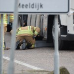 Vrachtwagen lekt diesel aan de Koopliedenweg (Gebroken Meeldijk) in Barendrecht