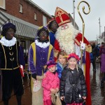 Sinterklaas en Zwarte Pieten op de foto, Centrum Barendrecht, Middenbaan