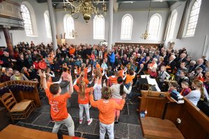 Sfeerimpressie: Koningsdag 2016 muzikaal van start in Barendrecht