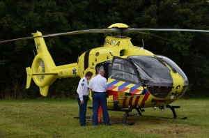 Traumahelikopter naar incident aan de Voordijk in Barendrecht