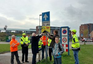 Eerste van de 65 officiële Buurtpreventie-borden onthuld in Barendrecht