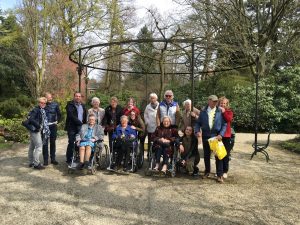 Zorggroep de Toekomst bezoekt Trompenburg Tuinen en Arboretum