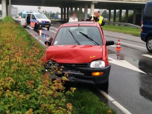 Vier auto's botsen achter op elkaar op de Kilweg in Barendrecht