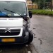 Stadsbus en bedrijfsbus komen in botsing in bocht van Boerhaavelaan in Barendrecht
