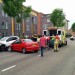 Auto klapt op geparkeerde auto aan de Noordersingel in Barendrecht