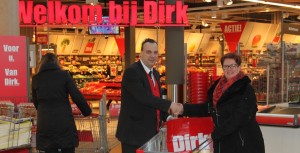 Supermarkt Dirk sponsort Veranderdag Stichting Present Barendrecht
