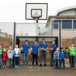 Jeugdcoaches CBV Binnenland geven clinic aan kinderen Villa Oranje, Barendrecht