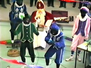 Video 1994: Sint en Piet kijken terug naar Sinterklaasfeest in Het Trefpunt