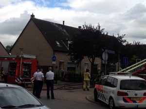 Brand op dak van woning aan de van Bronkhorstvliet in Barendrecht